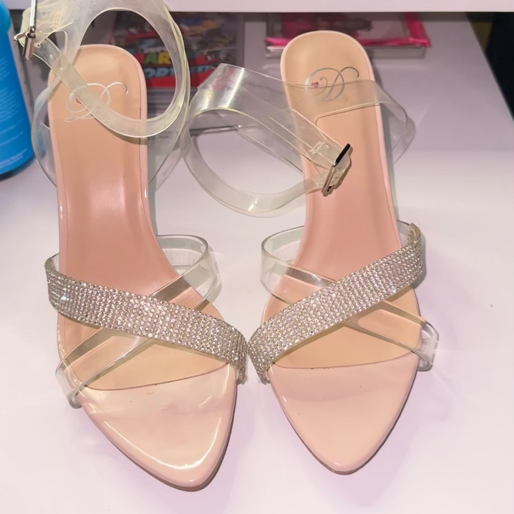 CUTE SANDALS - Picture 2 of 4